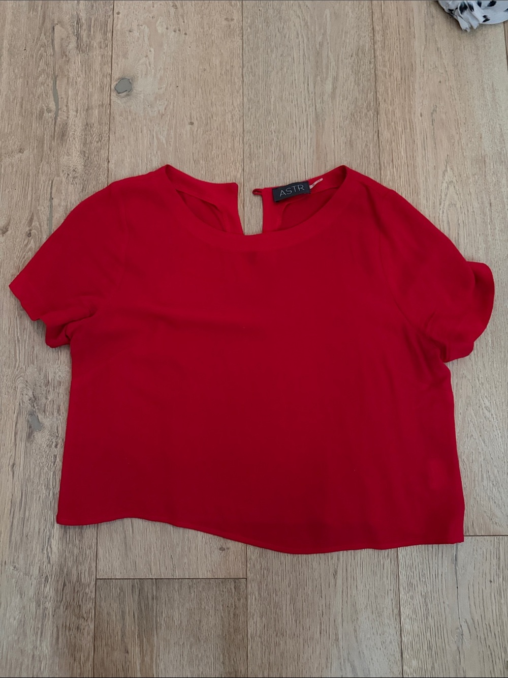 Astr Red Short Sleeve Cropped Top with Keyhole Back